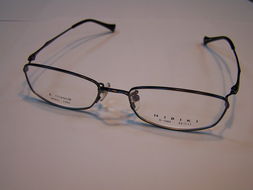 南京東路專業眼鏡直銷店開業 醫學驗光與平價一線品牌的完美結合